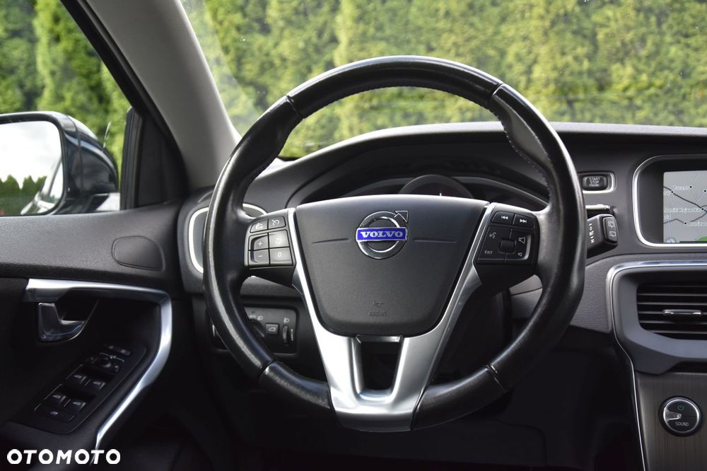 Volvo V40 D4 Drive-E Momentum - 9