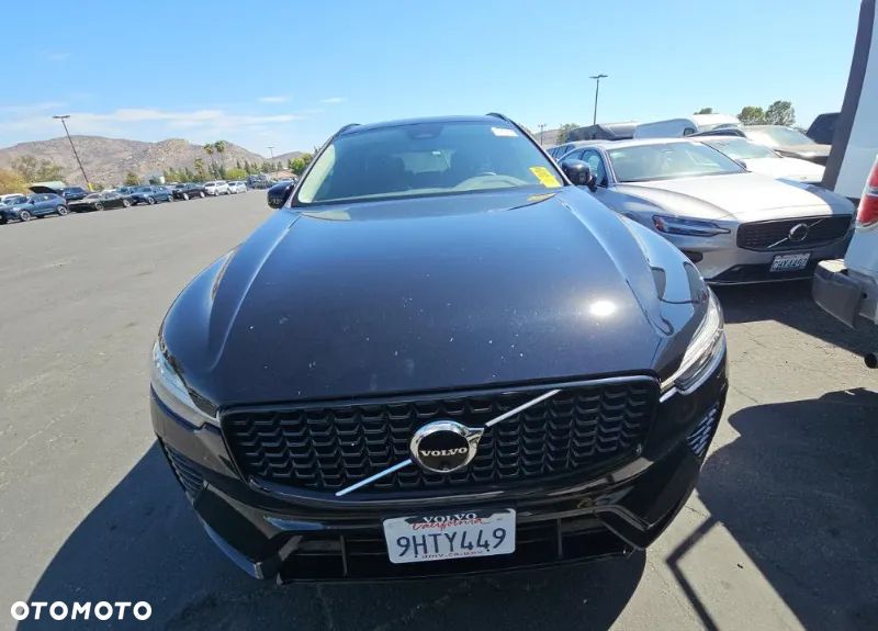 Volvo XC 60 B5 B AWD Plus Dark - 2