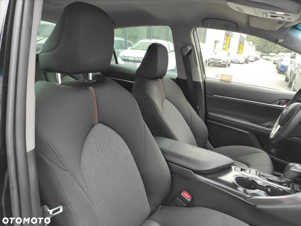 Toyota Camry 2.5 Hybrid Comfort CVT - 11