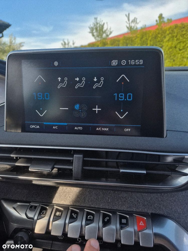 Peugeot 3008 - 22