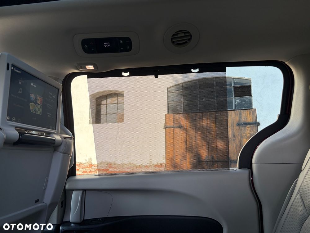 Chrysler Pacifica - 18