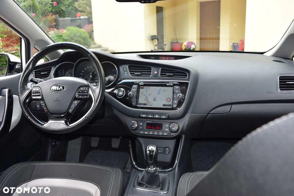 Kia Ceed 1.4 CVVT Dream Team Edition - 18