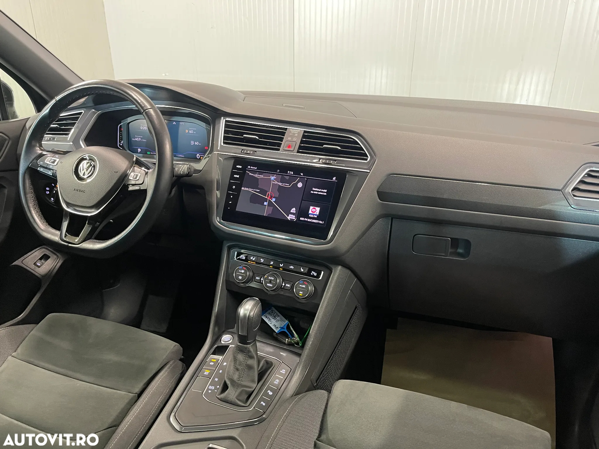 Volkswagen Tiguan Allspace 2.0 TDI DSG R-Line - 9
