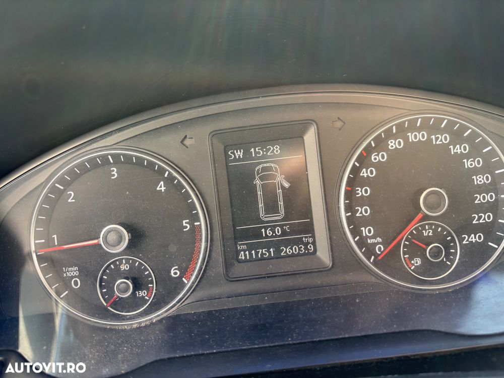 Volkswagen Caravelle - 3