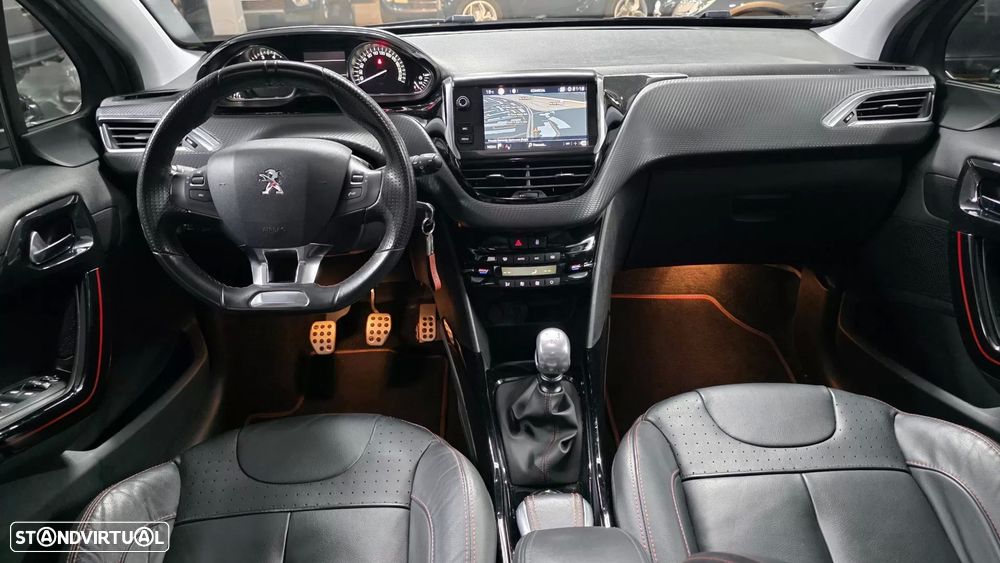 Peugeot 2008 PureTech 130 Stop&Start GT-Line Edition — fotografia 21