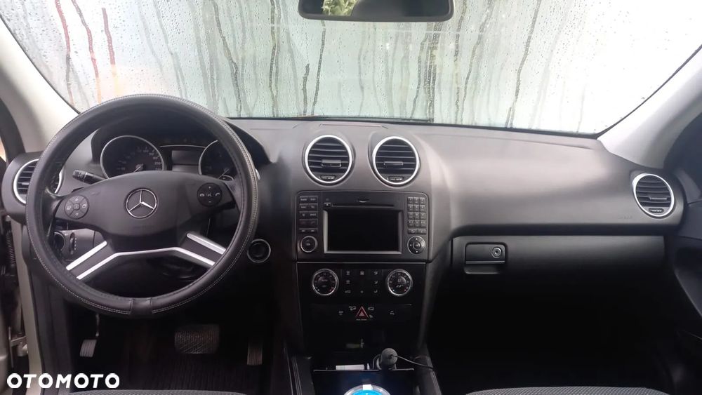 Mercedes-Benz ML - 10