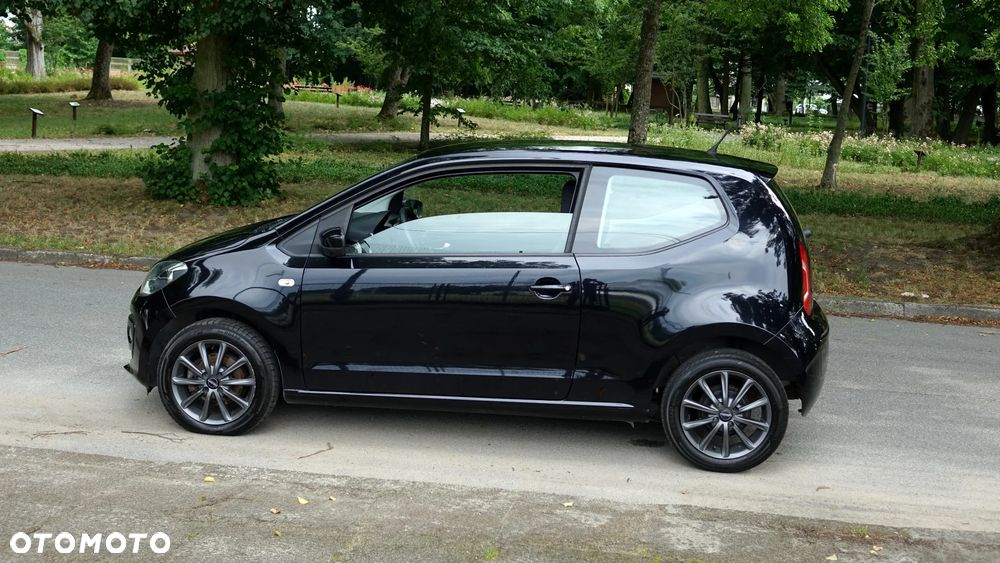 Volkswagen up! move - 24