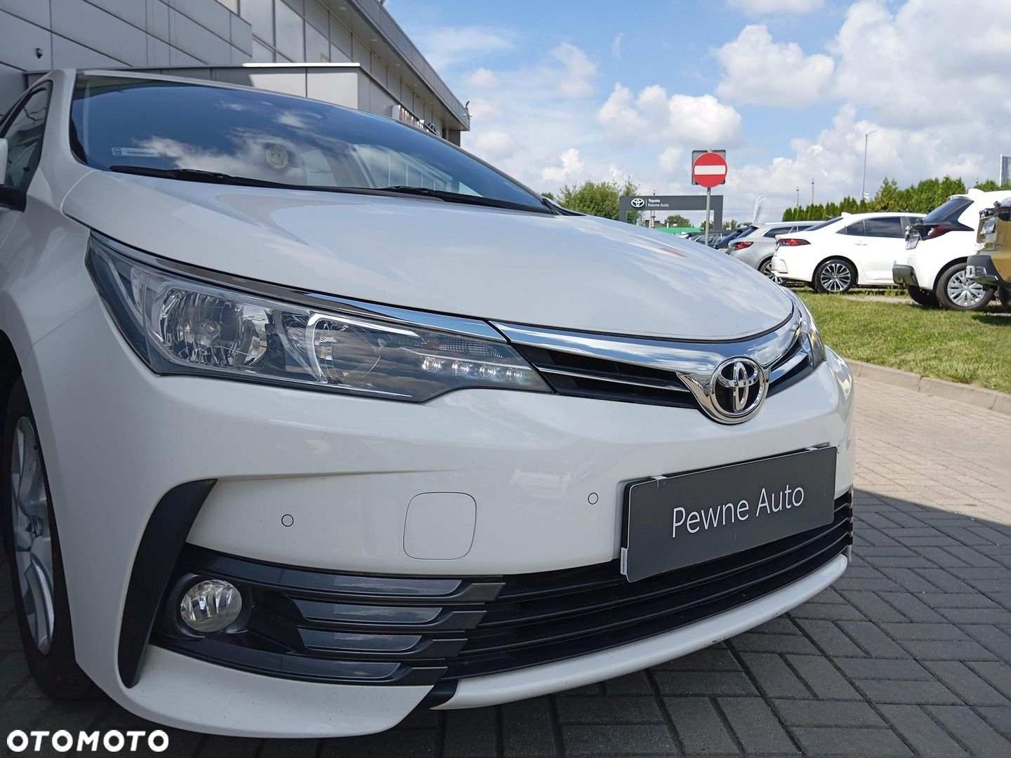 Toyota Corolla - 22