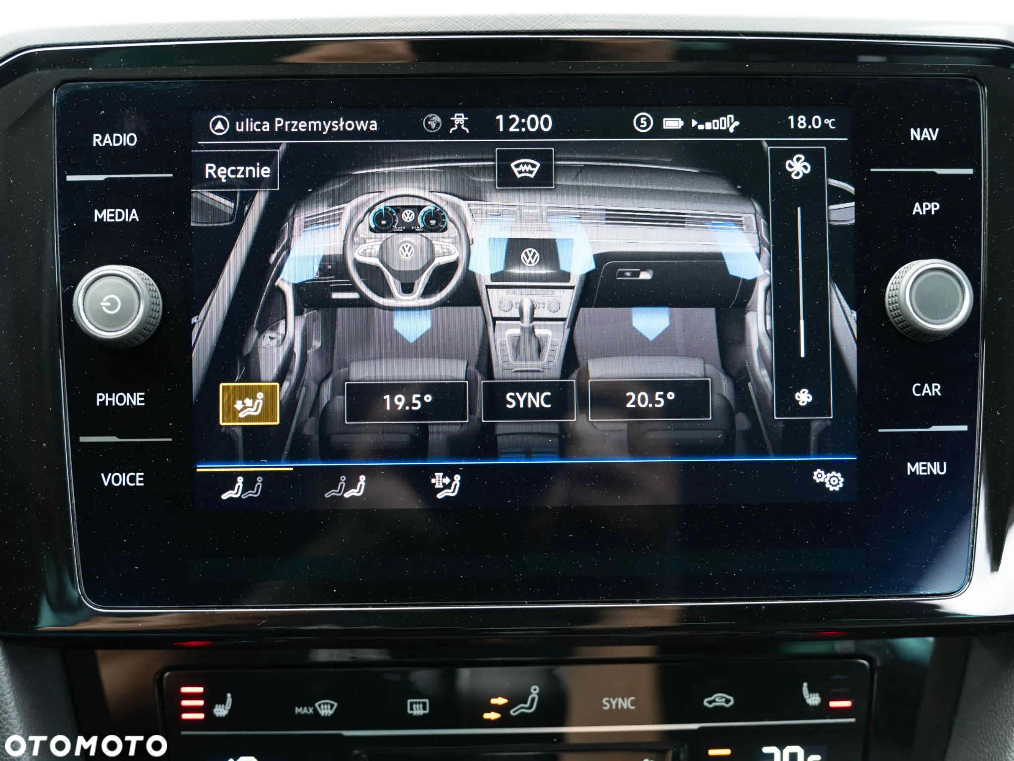 Volkswagen Passat 1.5 TSI EVO Elegance - 28