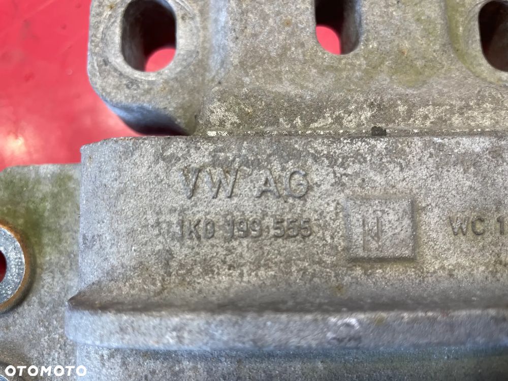 VW TOURAN  PODUSZKA SILNIKA 1K0199555 - 4