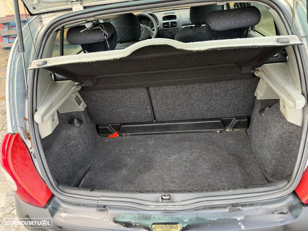 Renault Clio II 1.2 Ano 2002 Para Peças - 9