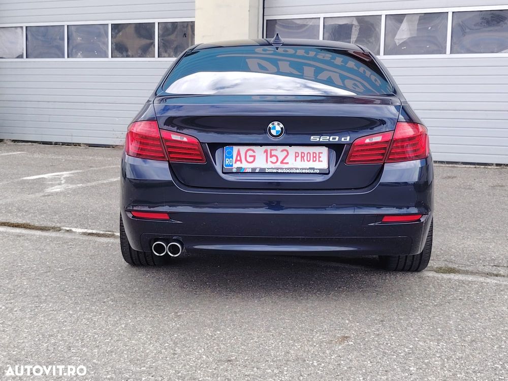 BMW Seria 5 520d Touring Luxury Line - 7