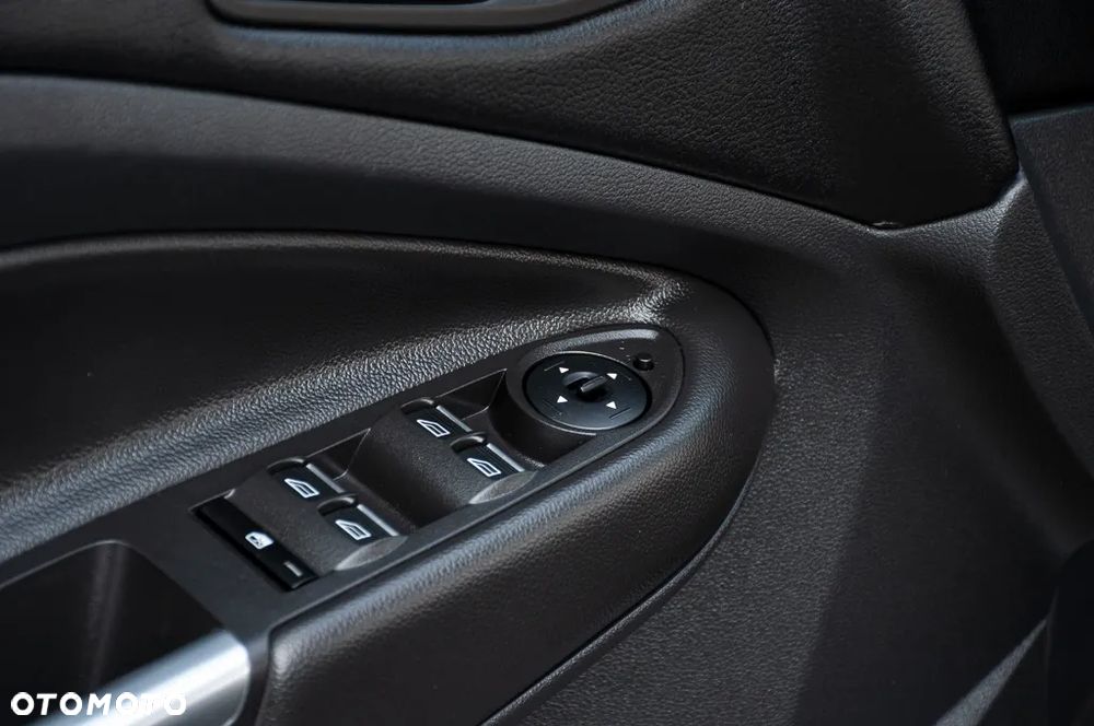 Ford Kuga 1.5 EcoBoost 2x4 Cool & Connect - 36