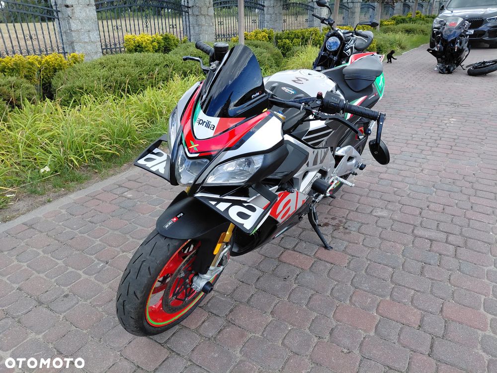 Aprilia Tuono - 1