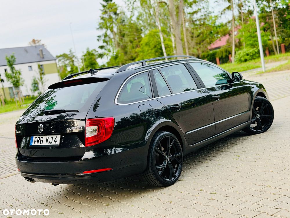 Skoda Superb 2.0 TDI Green tec DSG Exclusive - 3