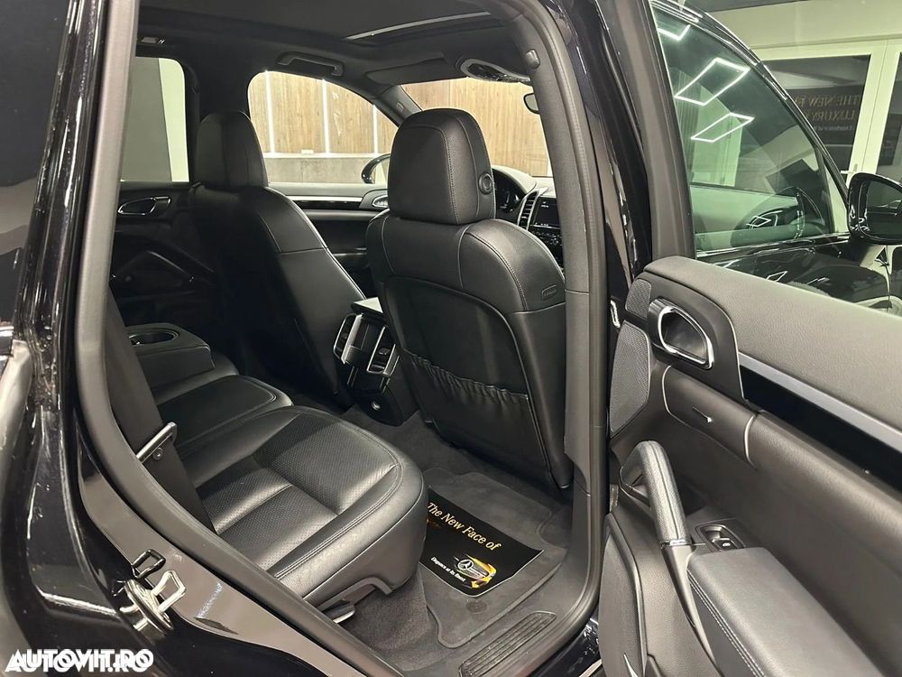 Porsche Cayenne 3.0 L - 14
