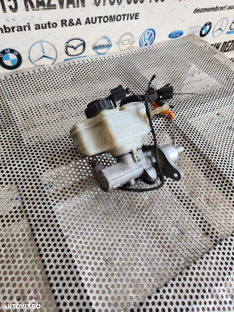 Pompa Frana Servofrana Vw Golf 6 Golf 6 Plus Volan Stanga Europa - Dezmembrari Arad - 3