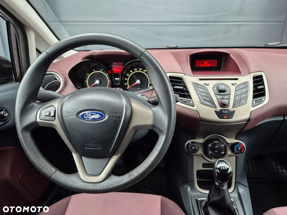 Ford Fiesta 1.25 Trend - 13