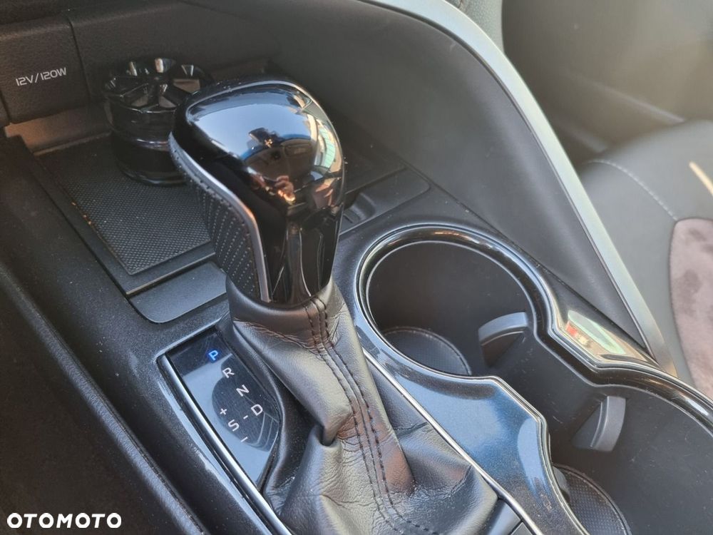 Toyota Camry 2.5 Hybrid Prestige CVT - 23