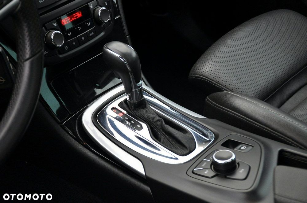Opel Insignia - 36