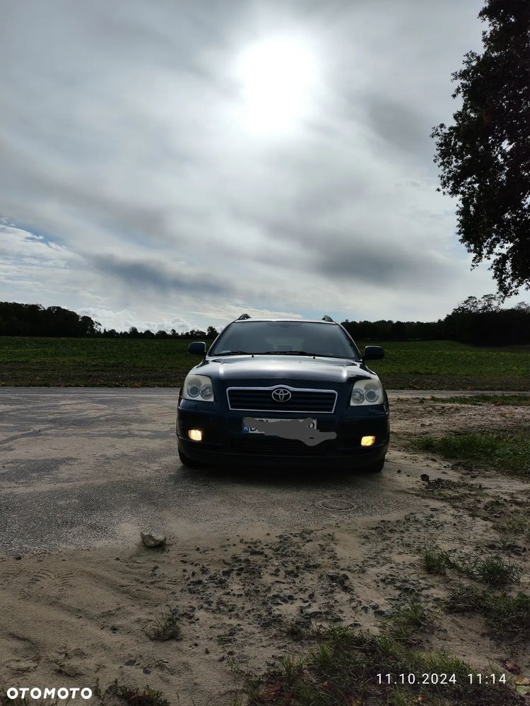 Toyota Avensis - 1