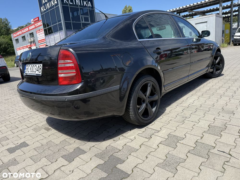 Skoda Superb 2.8 V6 Elegance - 19