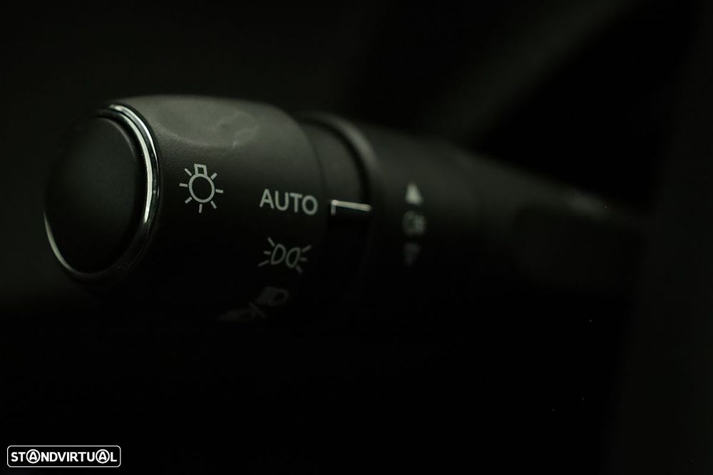 Peugeot e-2008 50 kWh GT - 18