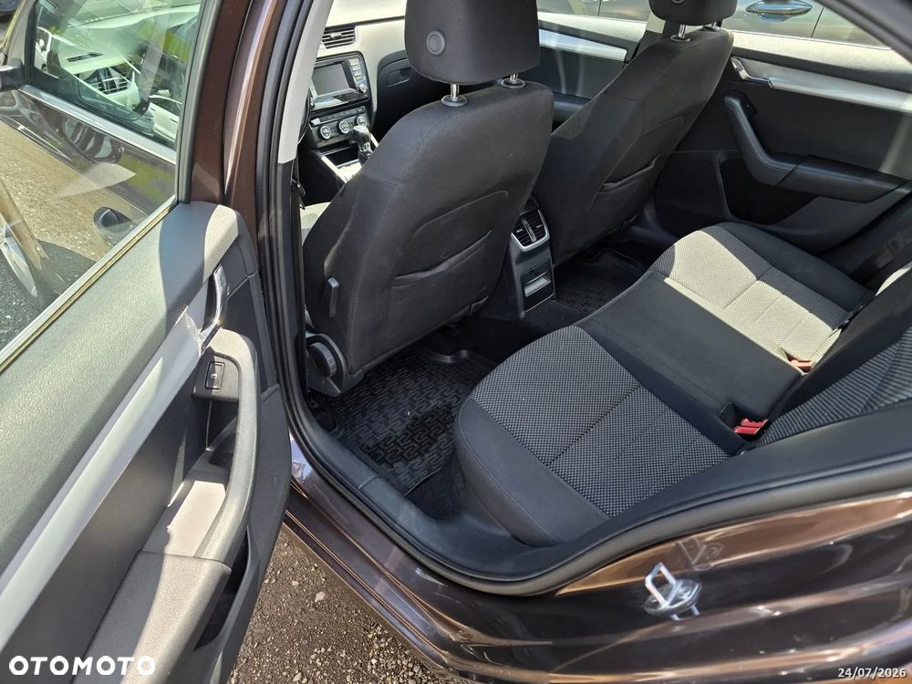 Skoda Octavia 1.4 TSI Ambition - 8