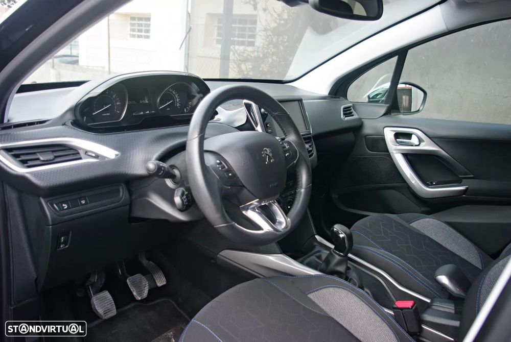 Peugeot 2008 1.2 PureTech Style - 14