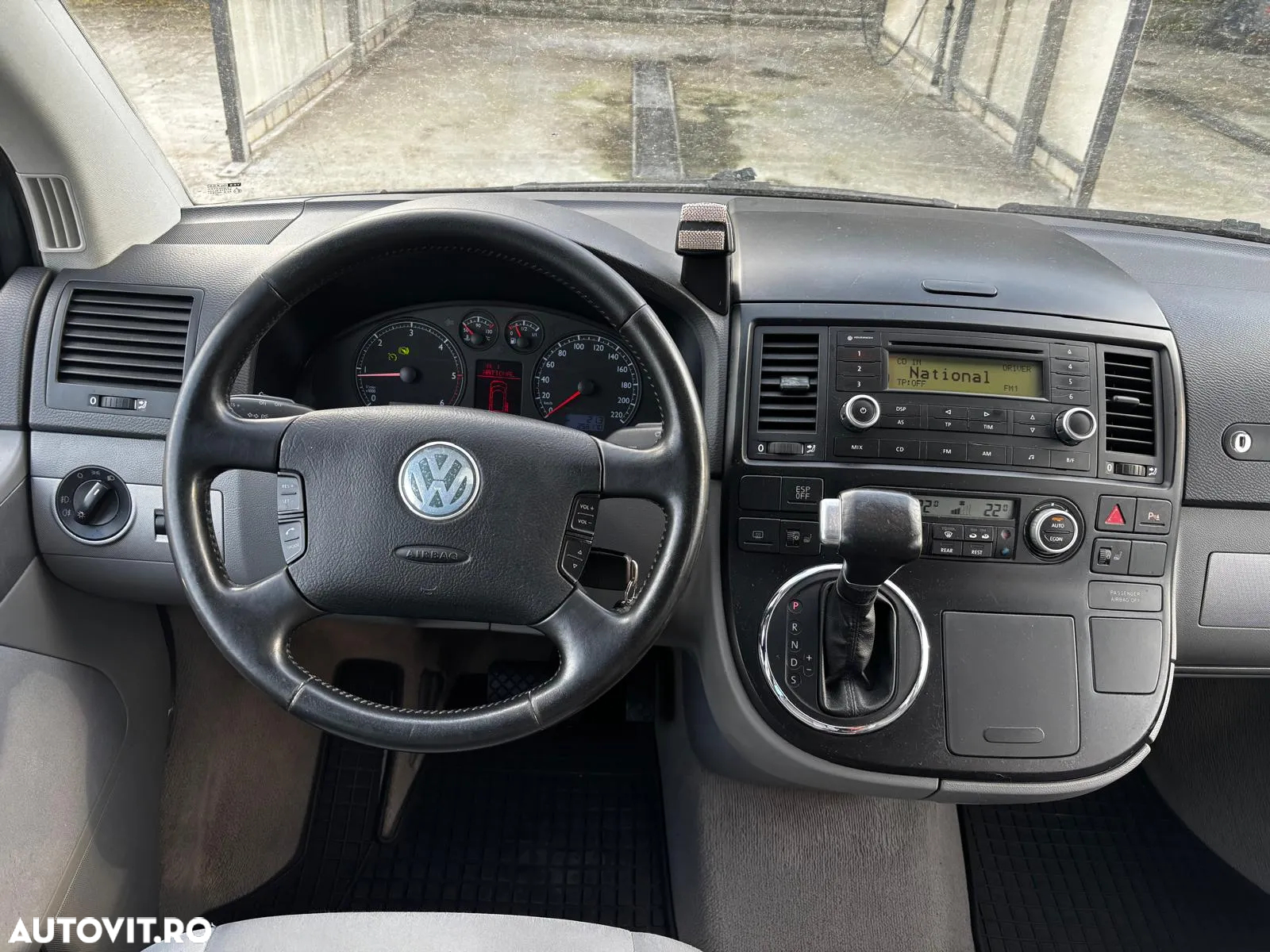Volkswagen Multivan - 16