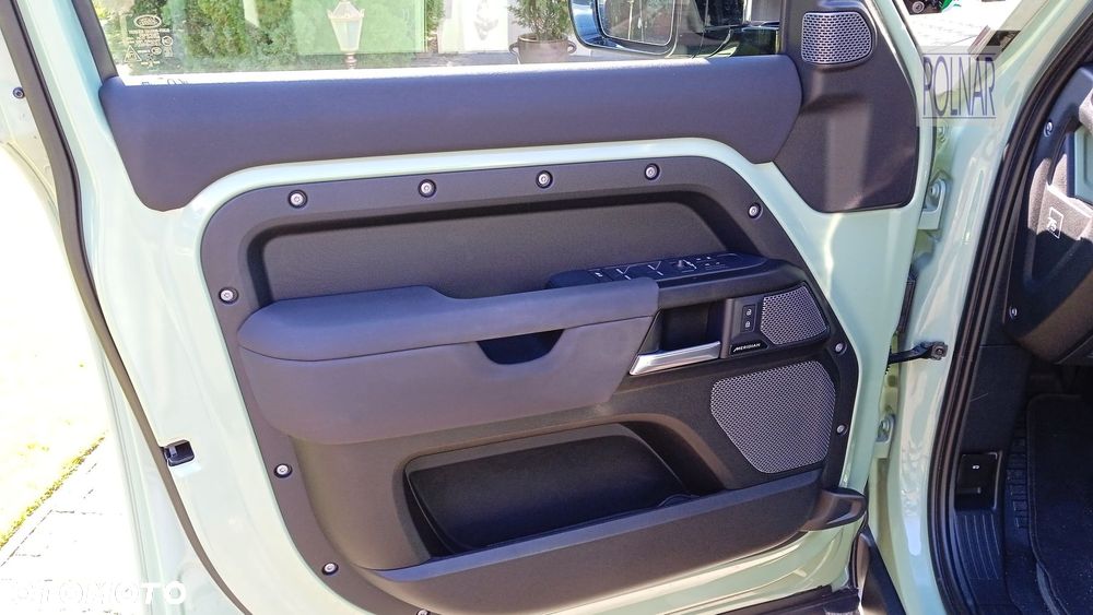 Land Rover Defender 3.0 P400 mHEV 75th Limited Edition - 18