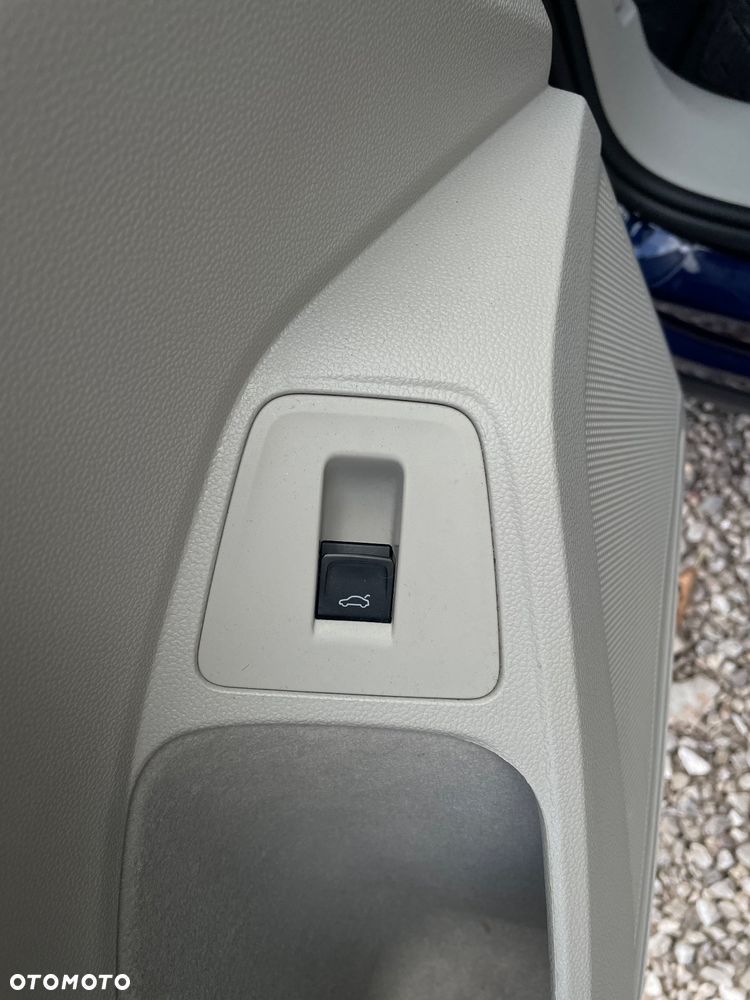 Volkswagen Tiguan - 14
