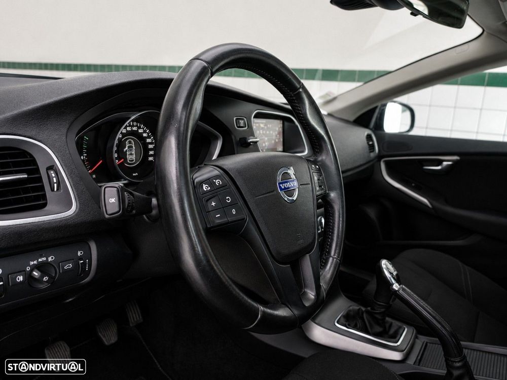 Volvo V40 1.6 D2 Momentum — fotografia 19