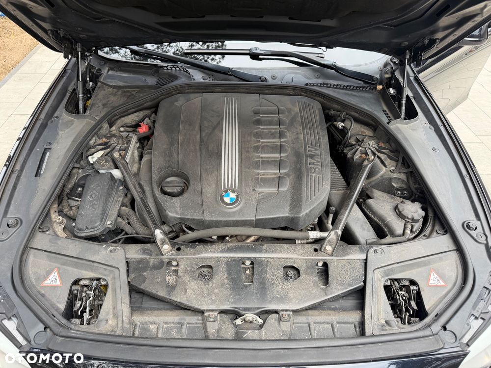 BMW Seria 5 525d - 22