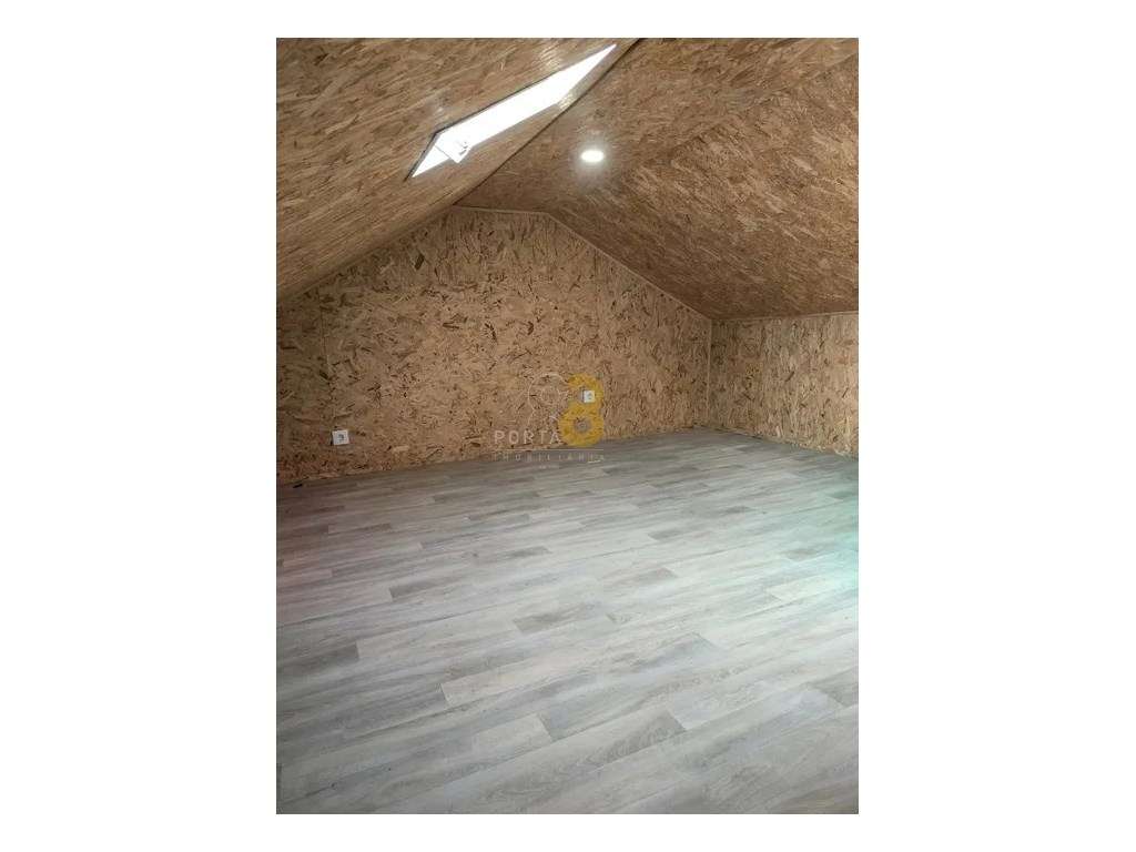 Moradia com pátio em Ramalde - Para recuperar (Oportunidade) - Grande imagem: 5/25