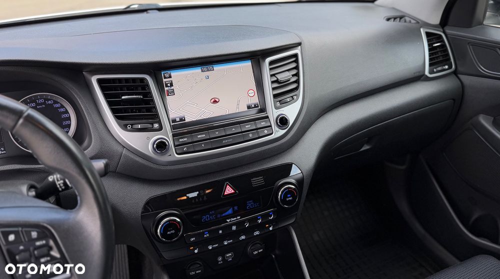 Hyundai Tucson 1.6 GDI BlueDrive Style 2WD - 24