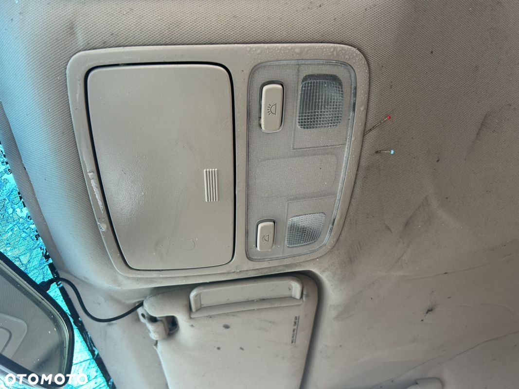 HYUNDAI TUCSON I 04-10 LAMPKA OŚWIETLENIE KABINY SCHOWEK NA OKULARY - 1