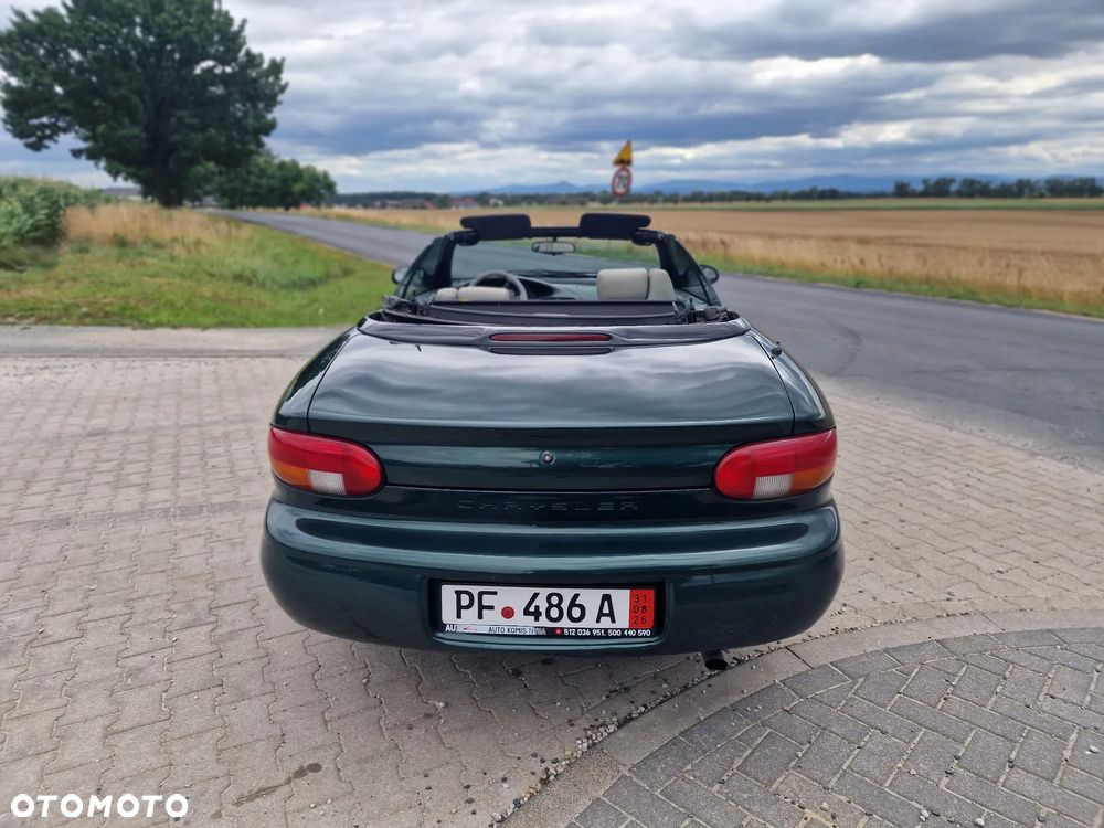 Chrysler Stratus LX 2.0 - 11
