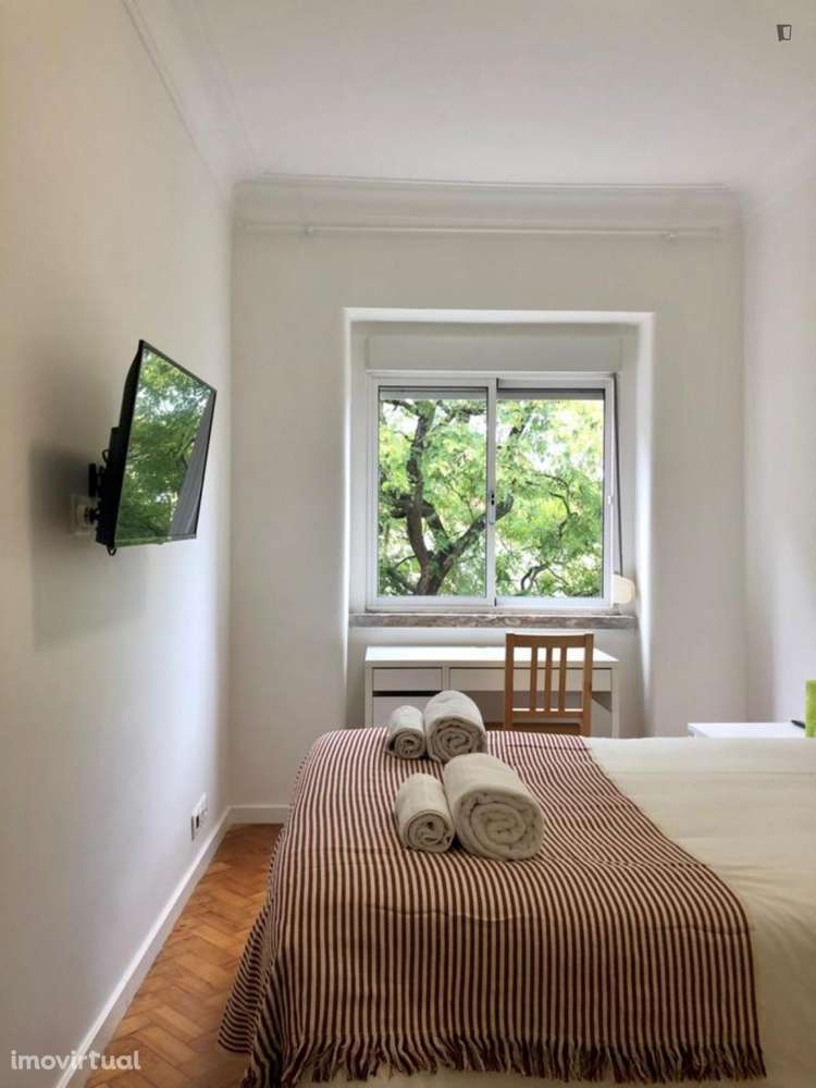 Quarto - localizado em Roma-Areeiro Lisbon - Grande imagem: 3/9