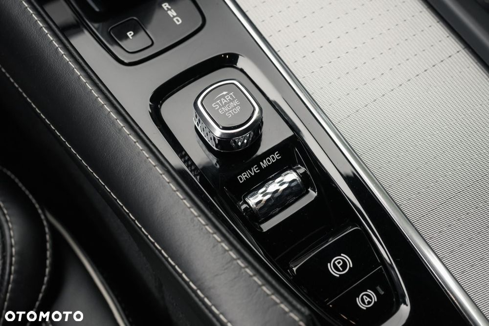 Volvo XC 90 D5 AWD R-Design - 27
