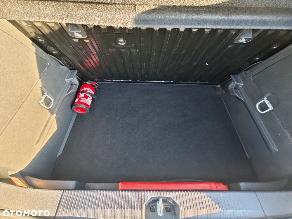 Opel Corsa 1.4 Enjoy - 32