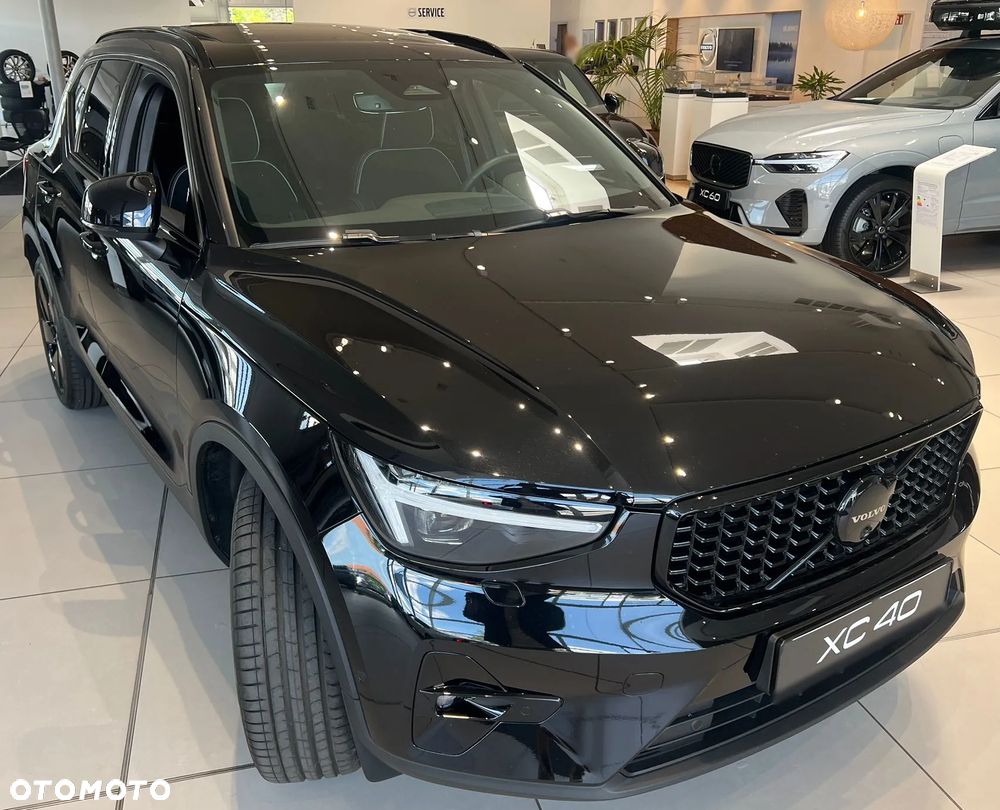 Volvo XC 40 B4 B DKG Ultra Black Edition - 35