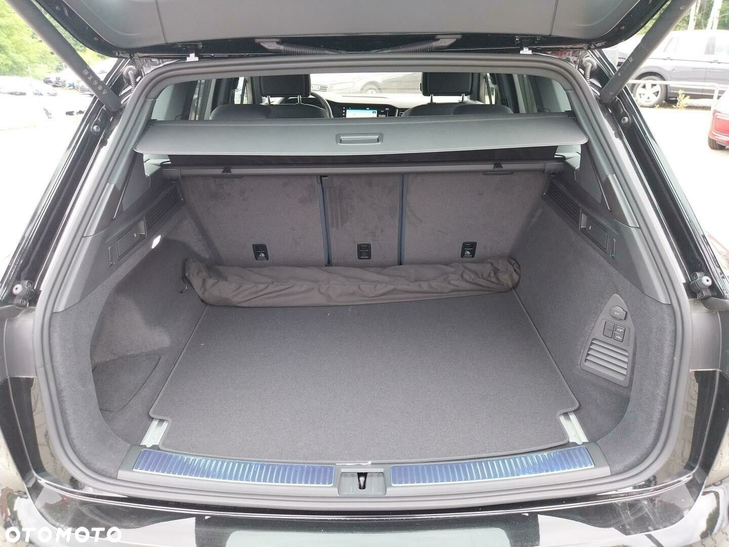 Volkswagen Touareg - 5