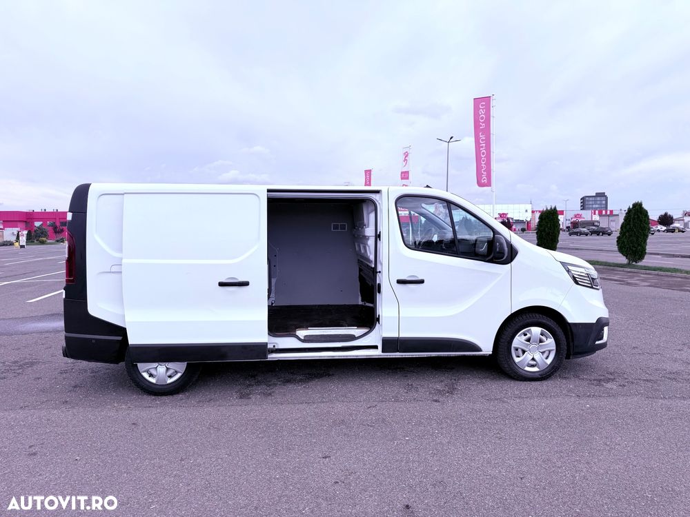 Renault Trafic 2.0 Blue dCi 130 Furgon Cabina Dubla L2H1 - 9