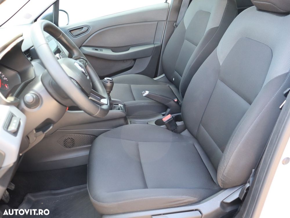 Renault Clio - 11