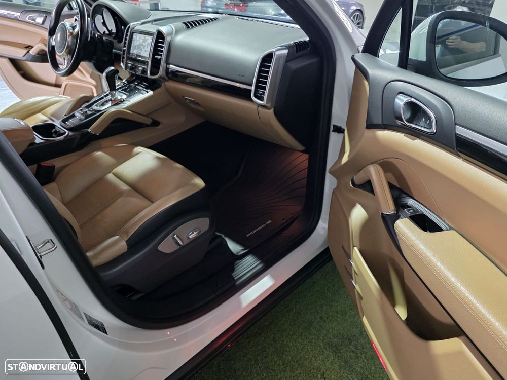 Porsche Cayenne - 18