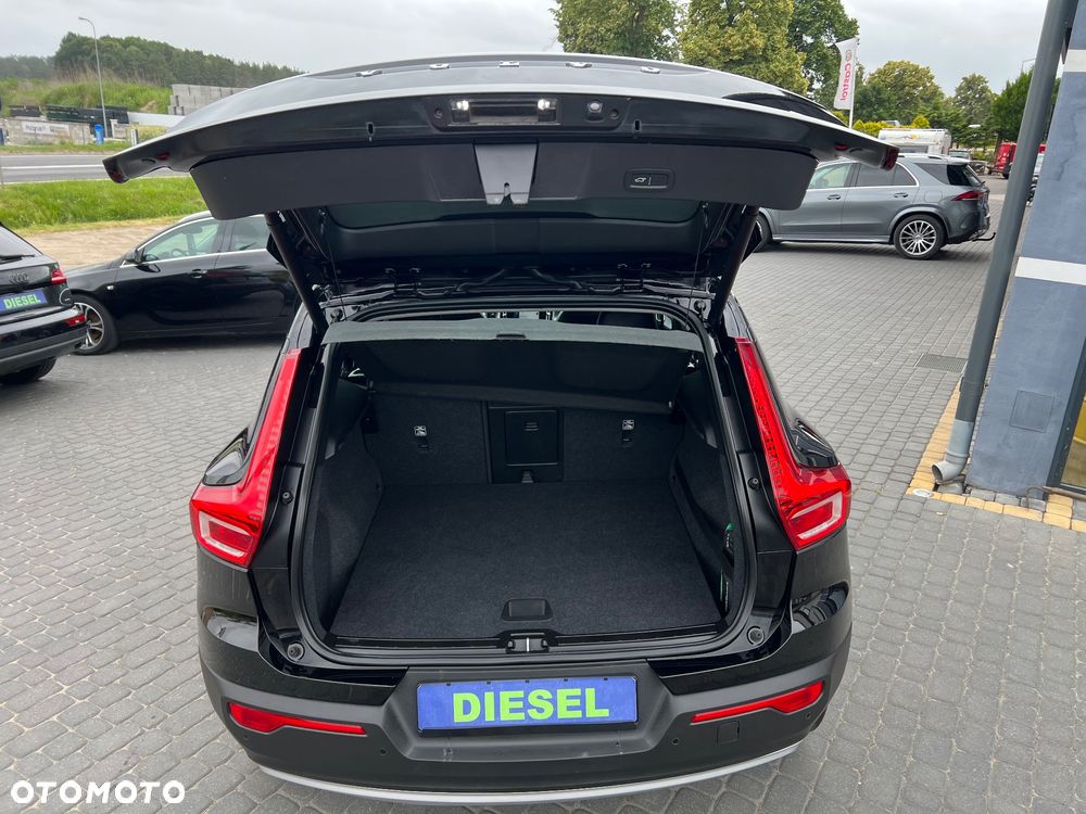 Volvo XC 40 D3 AWD R-Desgin - 22