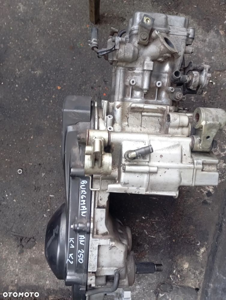 SUZUKI BURGMAN 250 K1 K2 SILNIK - 4