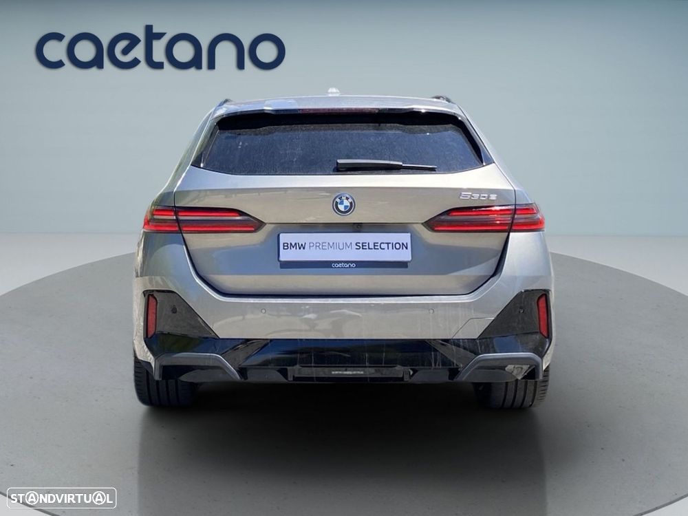 BMW 530 e Pack Desportivo M Pro - 27