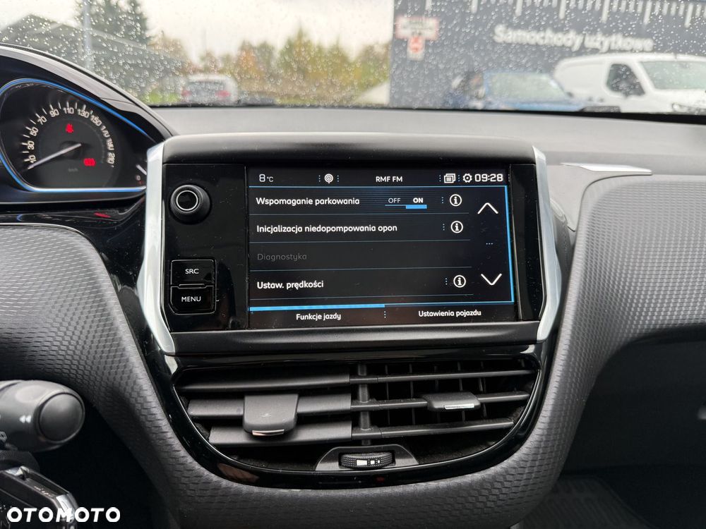 Peugeot 2008 1.2 PureTech Allure S&S - 19